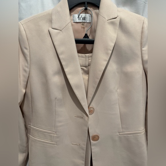 Women’s Light Pink Business Suite - Le Suite - Picture 3 of 5